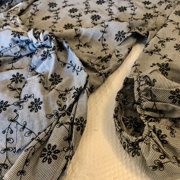 Jones of New York Blouse - Black and white eyelet with wrap around tie - Picture 7 of 11